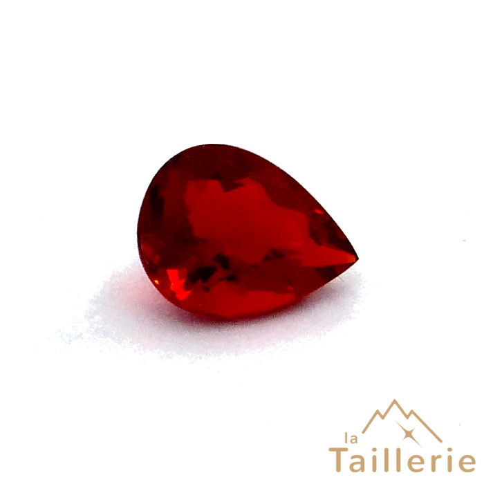 Opale de feu poire de couleur rouge - La Taillerie